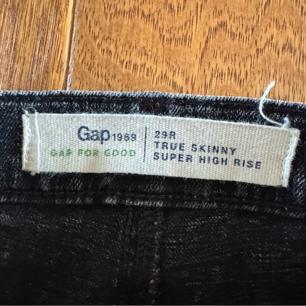 Gap 1969 True Skinny Jeans Women’s 29R Black Acid Wash Denim Super High Rise - Picture 4 of 5